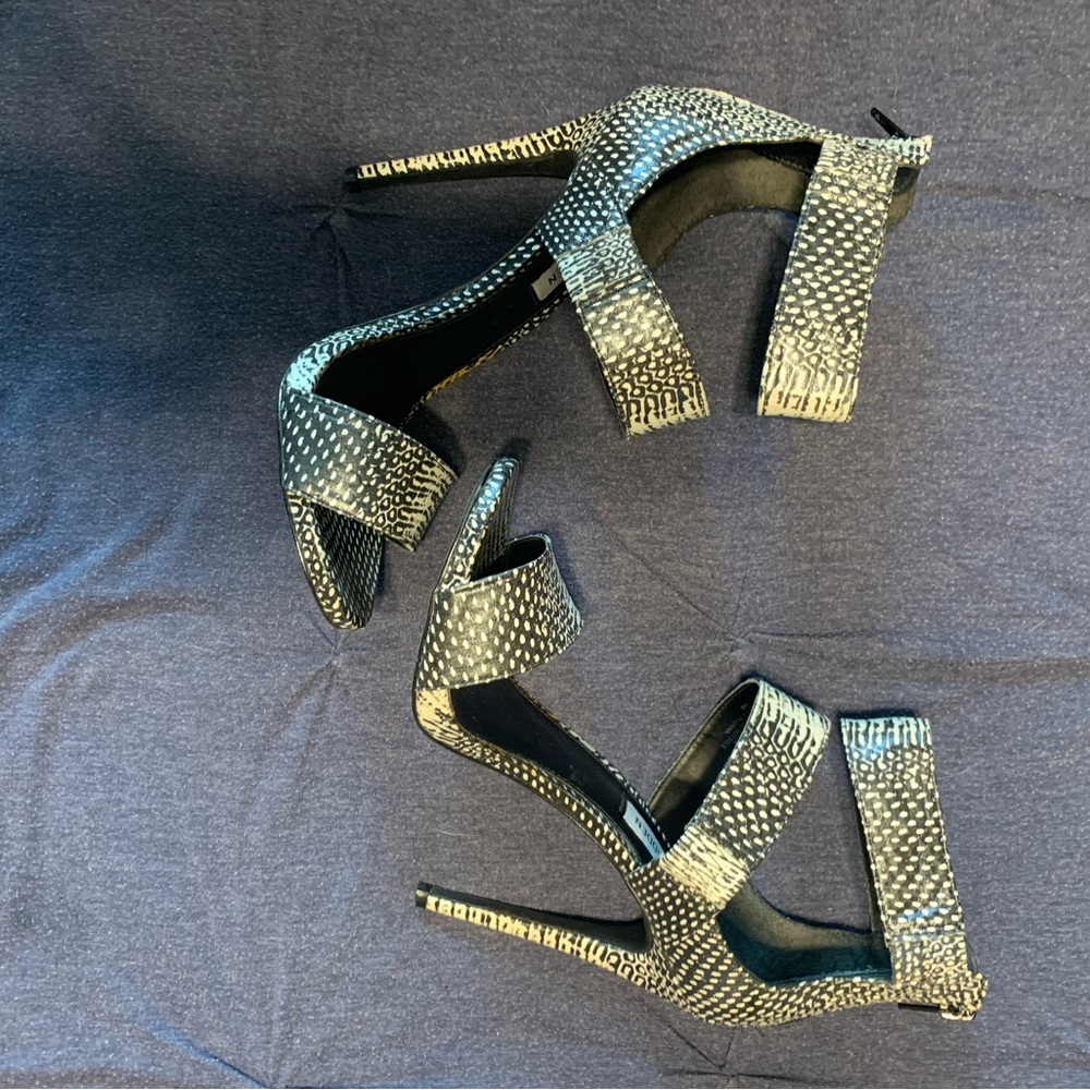 Steve Madden Snakeskin heels